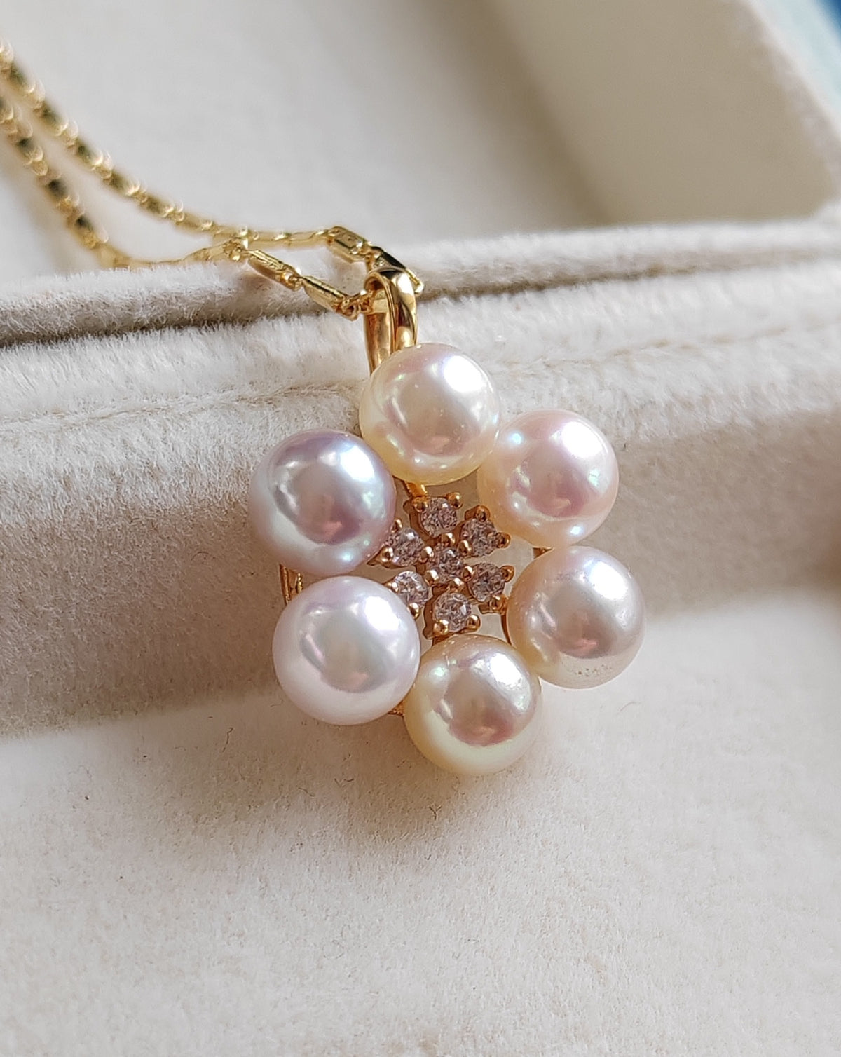 'Pleasure Blossom' 18k gold pendant genuine Japanese akoya pearls
