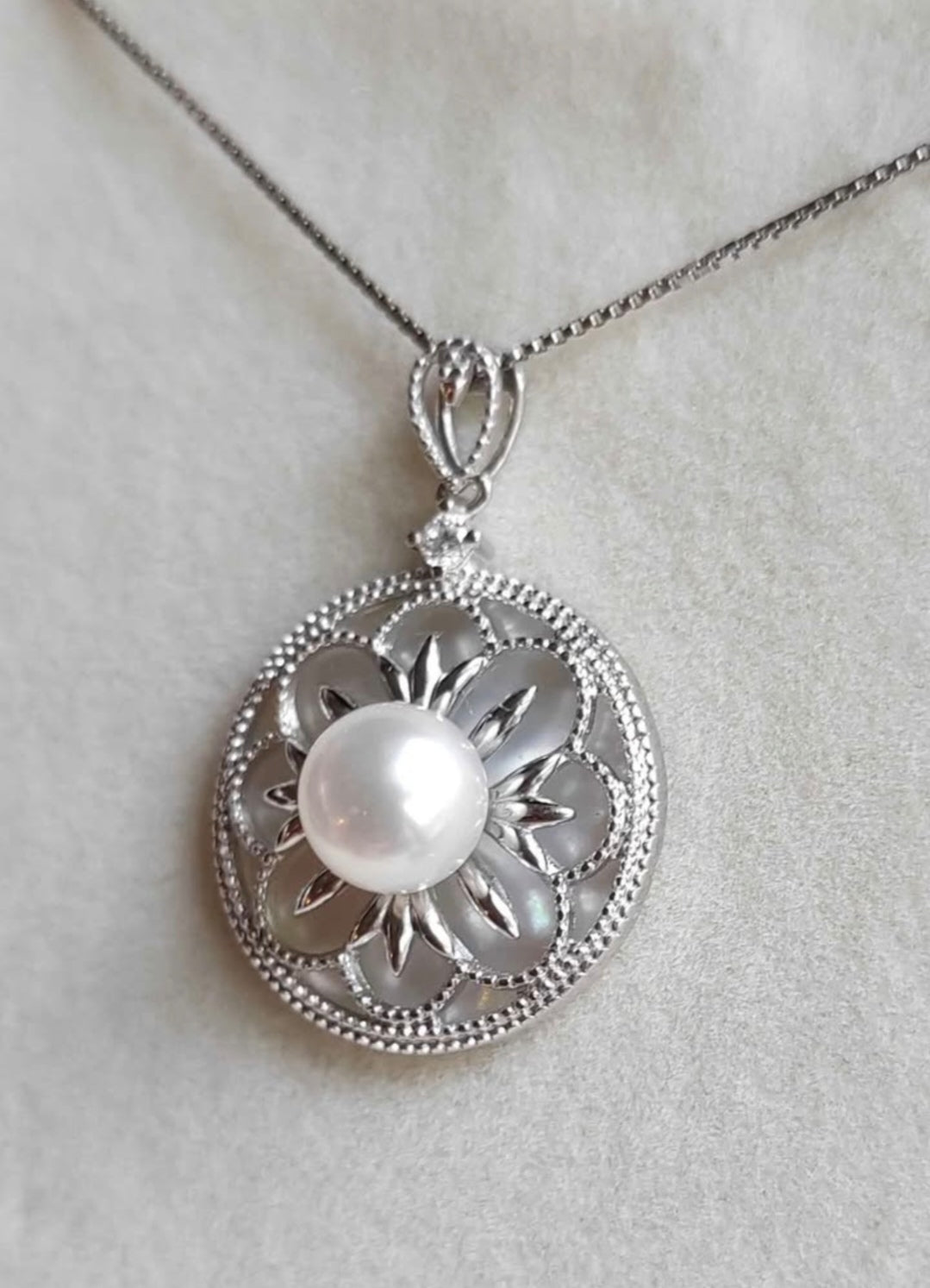Genuine Japanese akoya pearl & mother of pearl necklace