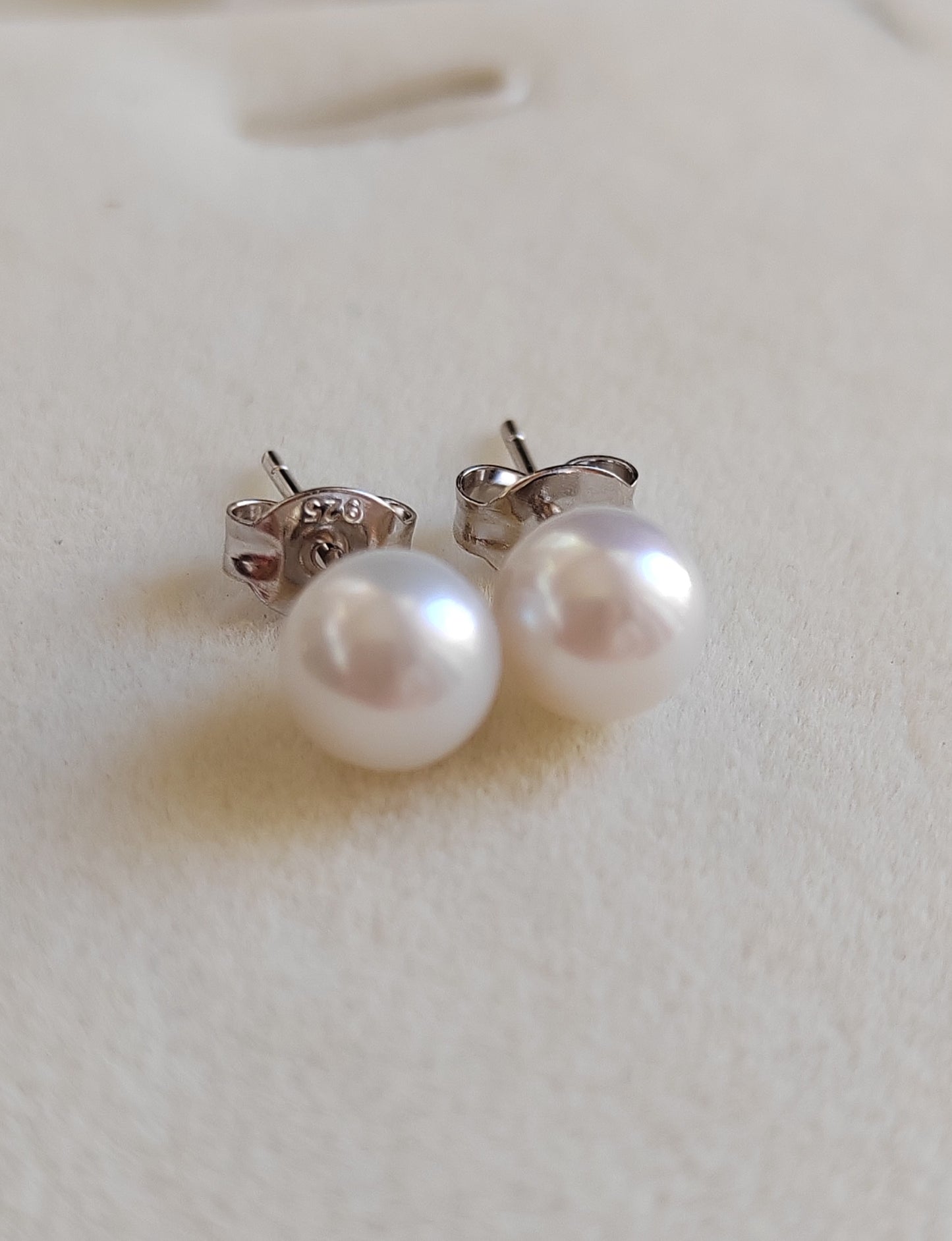6.5mm Genuine freshwater round pearl Essential earrings studs