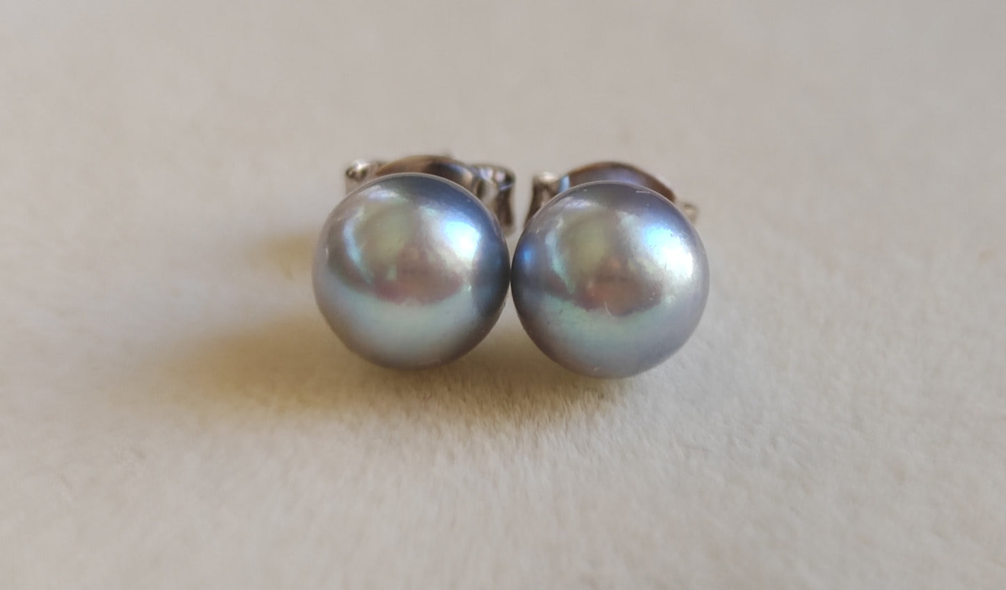 6-6.5mm Genuine silver Akoya pearls Essential earrings studs