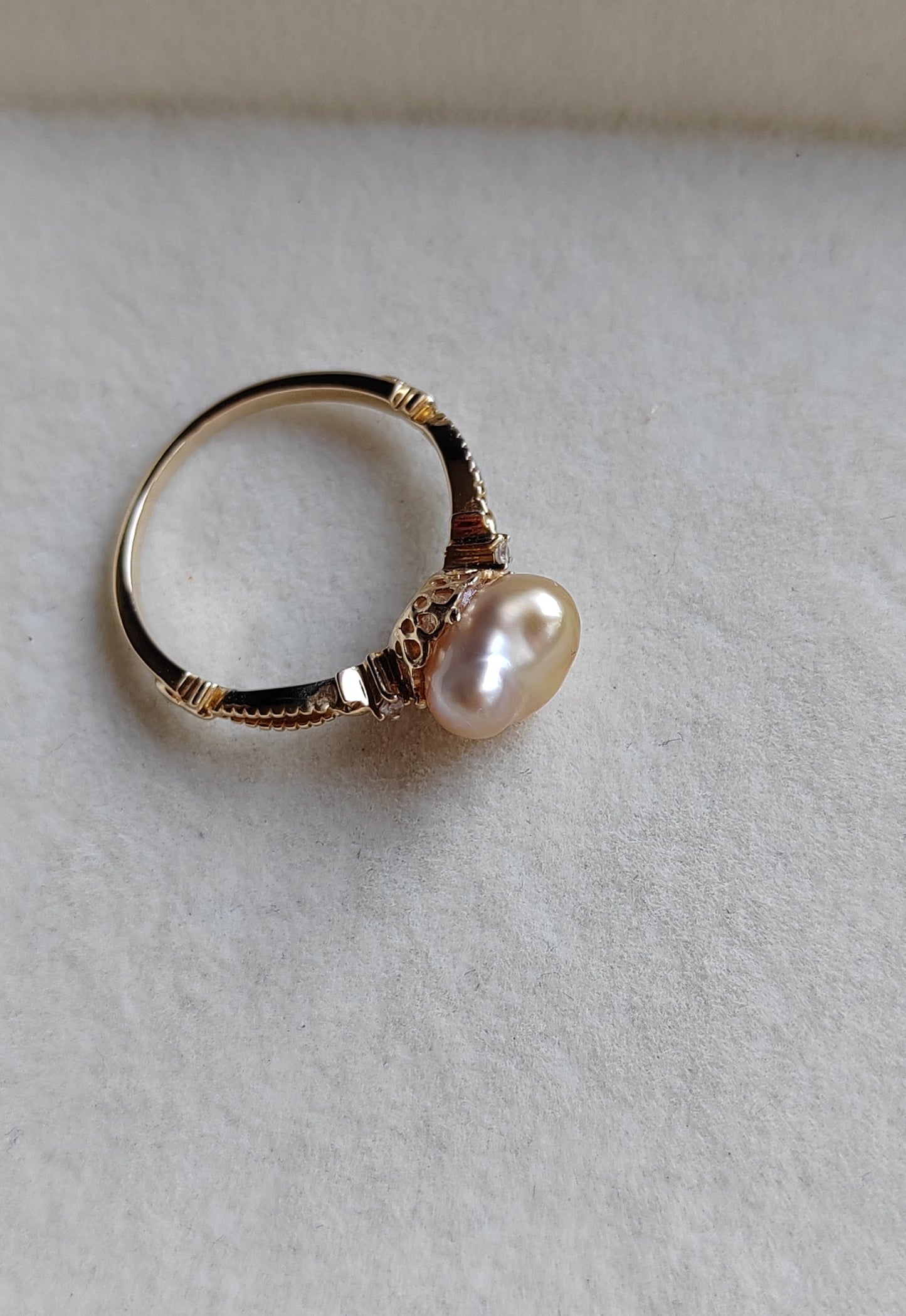 'A golden heart' 14k gold ring genuine golden south sea Keshi pearl 'Wild' 2.6ct