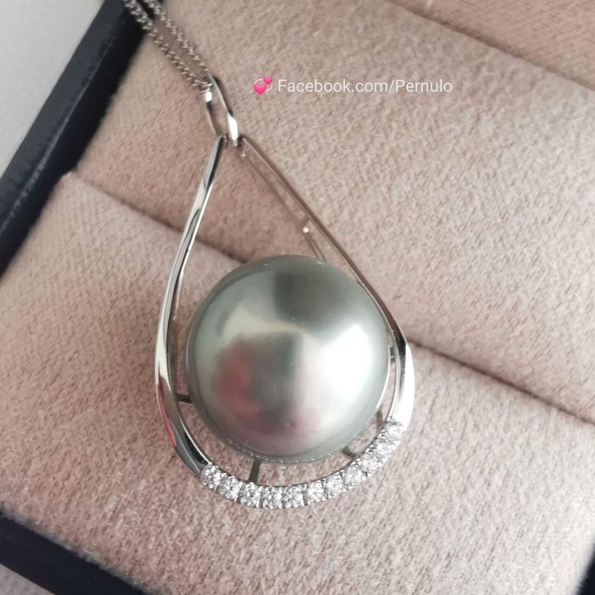 'Borabora' Pendant 18k white gold genuine tahitian south sea pearl 12.6mm