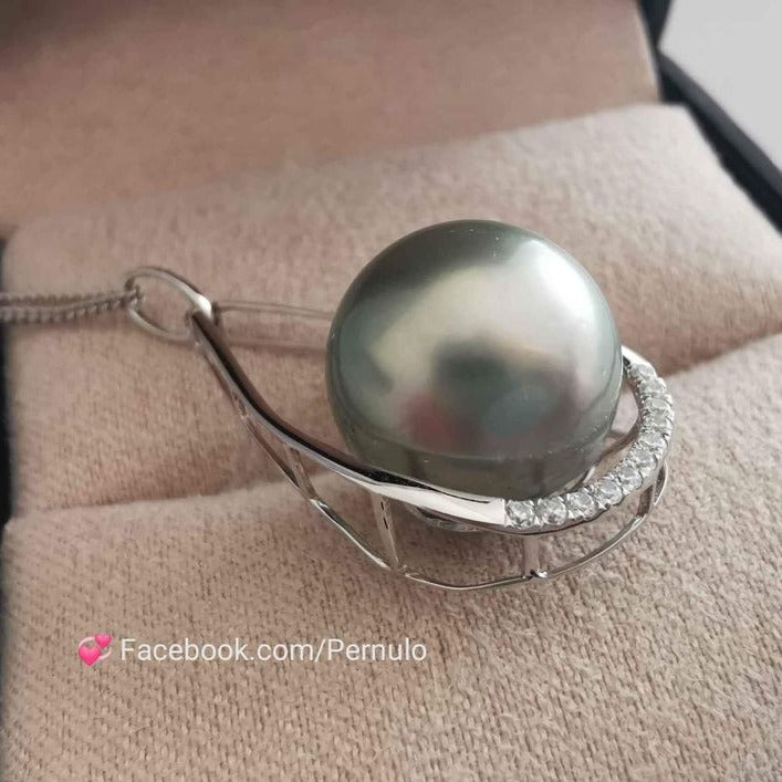 'Borabora' Pendant 18k white gold genuine tahitian south sea pearl 12.6mm
