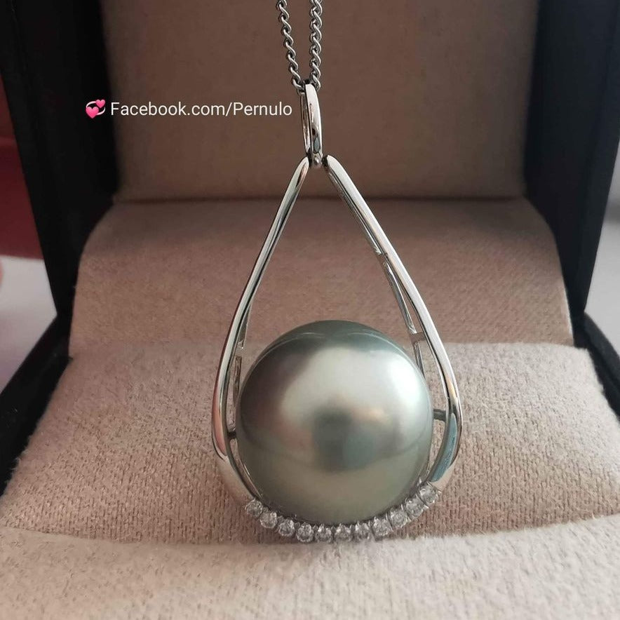 'Borabora' Pendant 18k white gold genuine tahitian south sea pearl 12.6mm