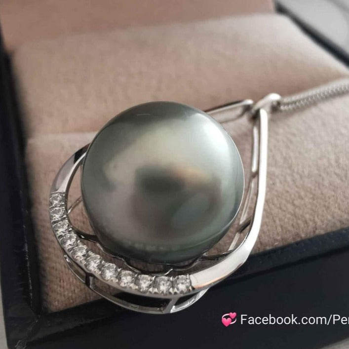'Borabora' Pendant 18k white gold genuine tahitian south sea pearl 12.6mm
